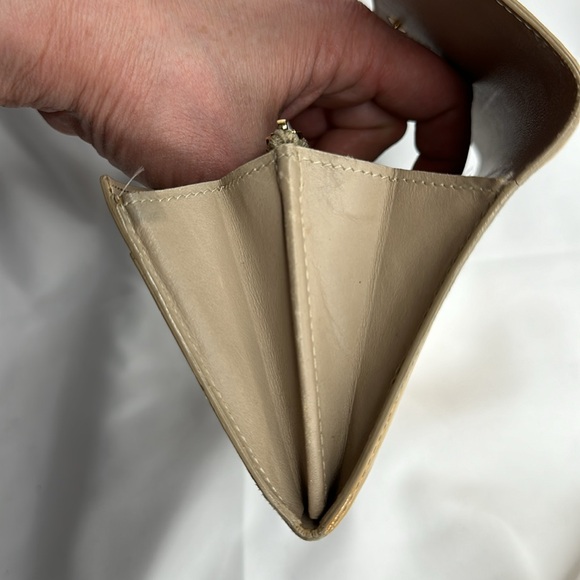 Louis Vuitton Yellow Impression Monogram Vernis Wallet ~EUC - Picture 11 of 16